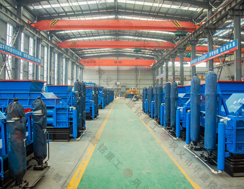 礦石輕松破碎，大幅提高生產效率——對輥式破碎機